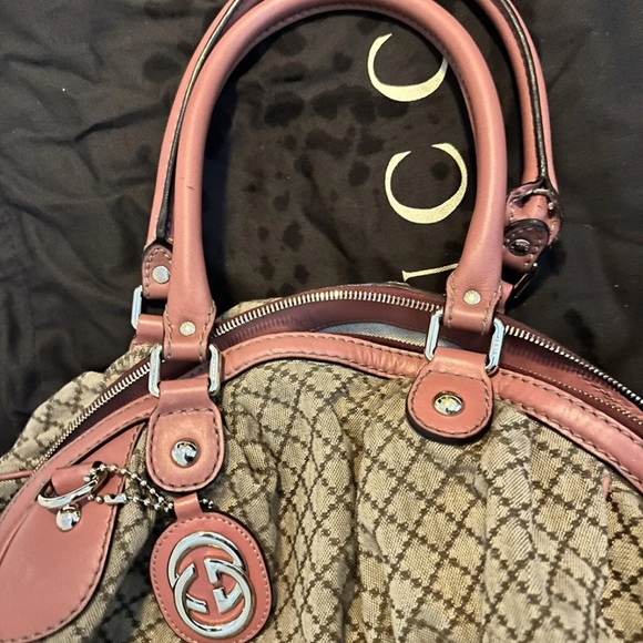 Gucci monogram use like 5 times.. like new - Picture 1 of 10